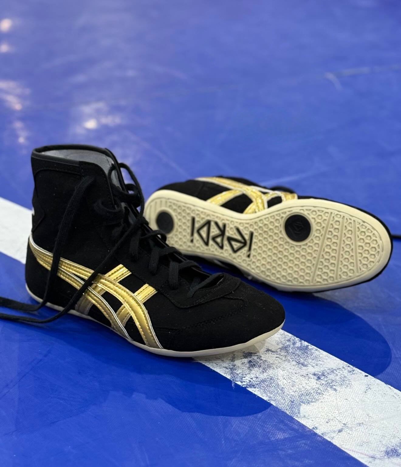 602 - REP Black/Gold