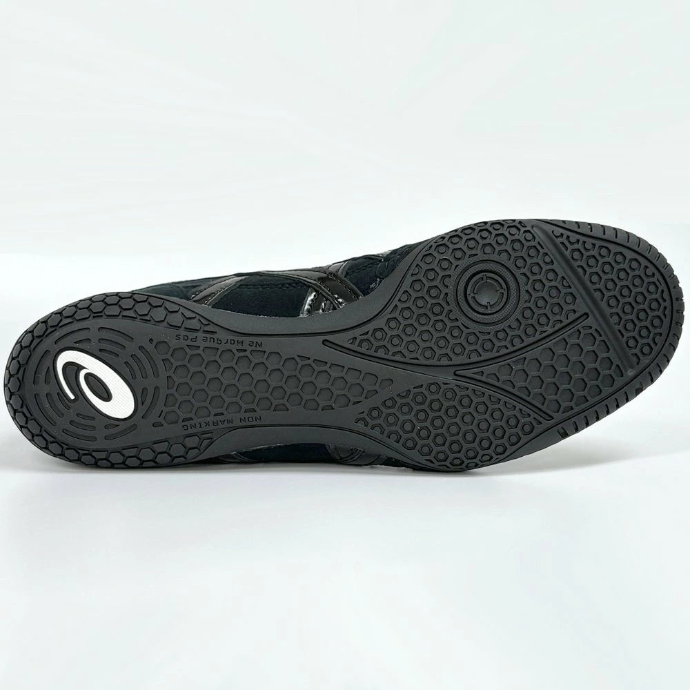 102 - Triple Black – Shadow Shoez